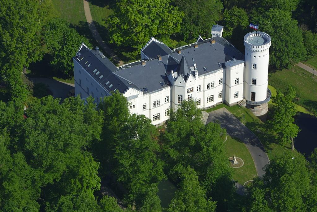 Park- Und Schlosshotel Schlemmin Exterior foto