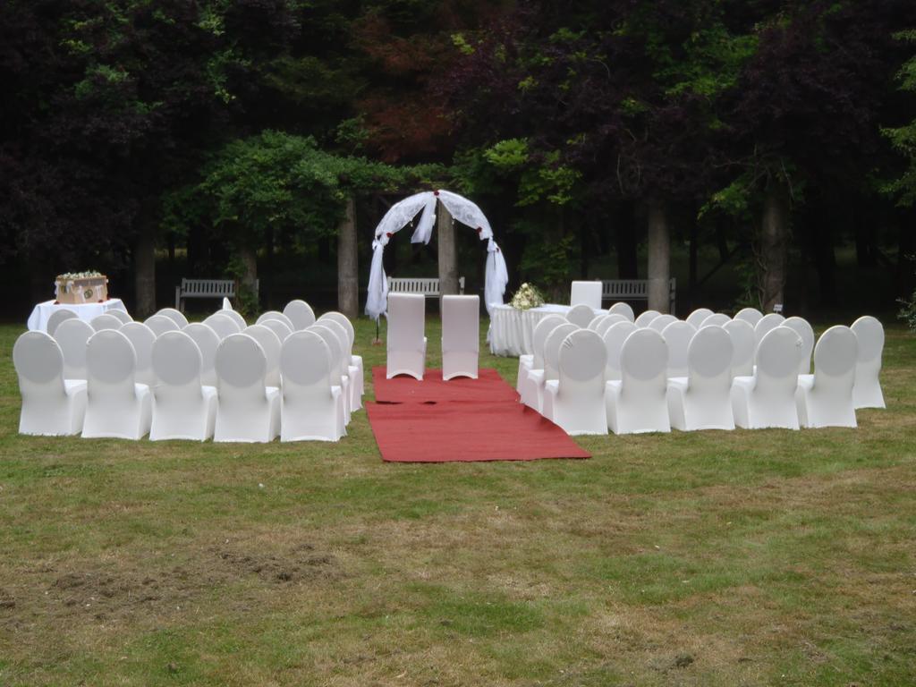 Park- Und Schlosshotel Schlemmin Exterior foto